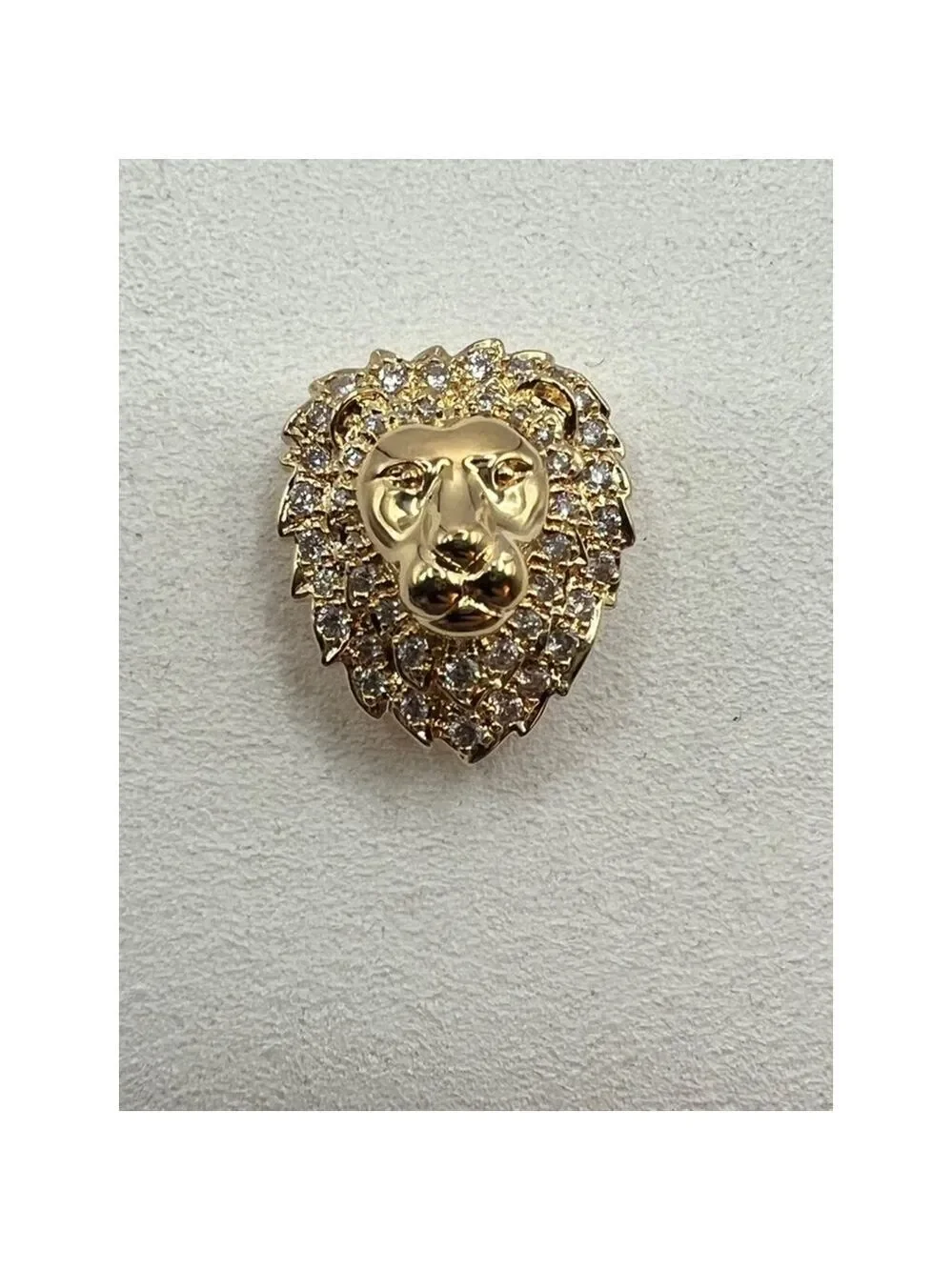 Lion Head Brooch Gold 1in tall x 1.5in wide